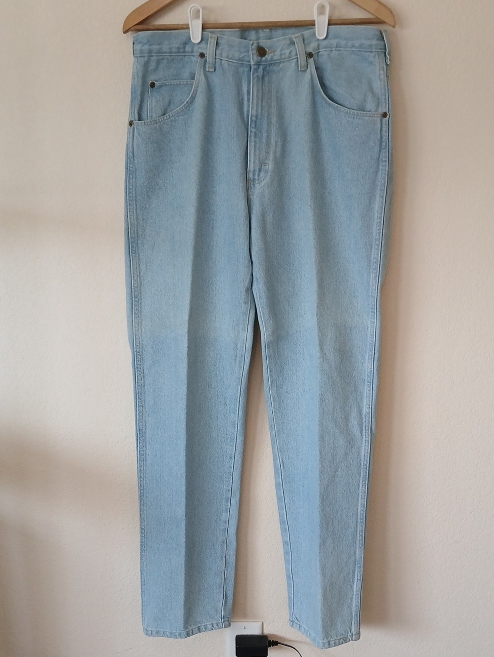 Vintage Men's Wrangler Light Wash Classic Jeans 34x32